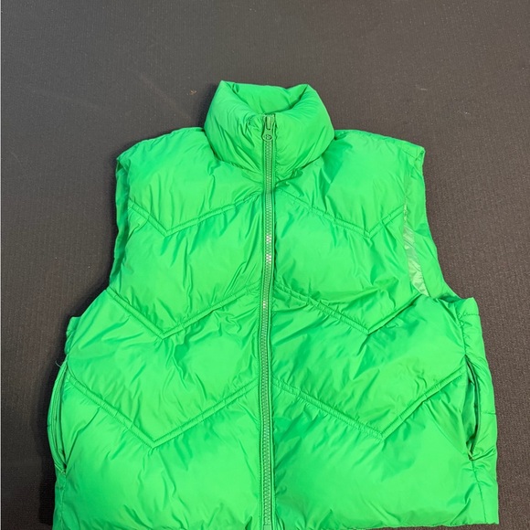 Zara Bright Green Puffer Vest - Picture 8 of 8
